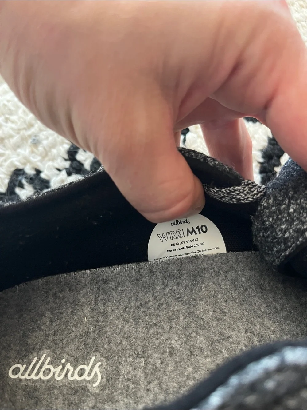 allbirds Men’s size 10 Wool Runners in Charcoal/White